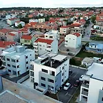 Esso Private Roof Terrace * زادار